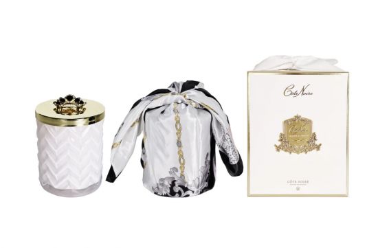 HERRINGBONE WHITE Свеча большая, белая ваза, золотая крышка с брошью "корона", платок, 600 гр, соевы