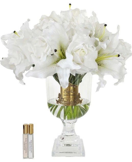 Букет версальских роз и белых лилий в вазе, 2 спрея, Cote Noire
